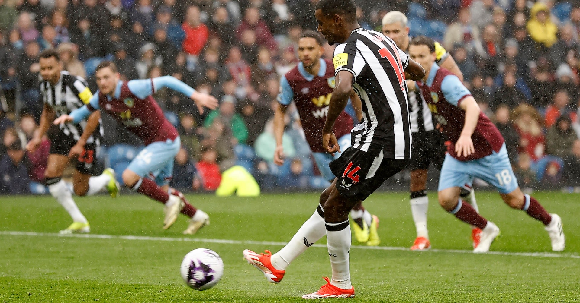 Newcastle rout sends Burnley close to the drop