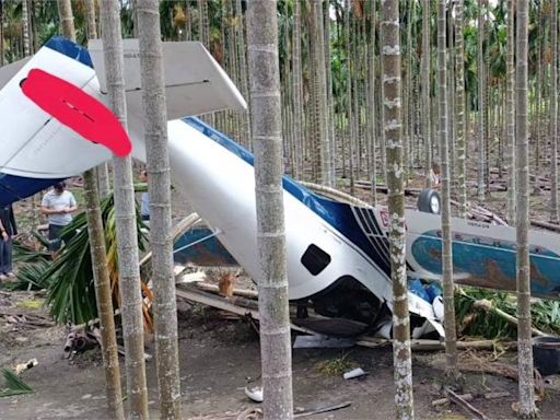 屏東輕航機迫降「倒插」檳榔園 機上2人擦挫傷送醫