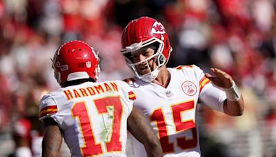 Patrick Mahomes, Mecole Hardman make triumphant return Chiefs training camp