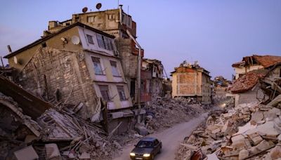 Turkey Jails Builder Of Quake-Razed Apartments For 865 Years