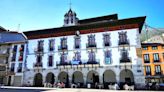 Azpeitia rechaza instalar en sus calles la escultura de una lavandera "demasiado femenina" y se desata la polémica