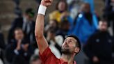 Djokovic vence a un combativo Herbert en su inicio en Roland Garros