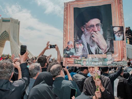 Llega a Mashhad el féretro del presidente de Irán, Ebrahim Raisi