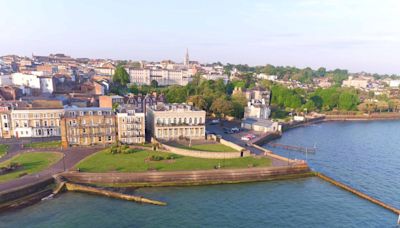 Former Island yacht club with royal history going under the hammer