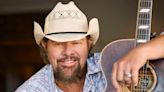 Toby Keith’s daughter gushes about her legendary dad during graduation speech