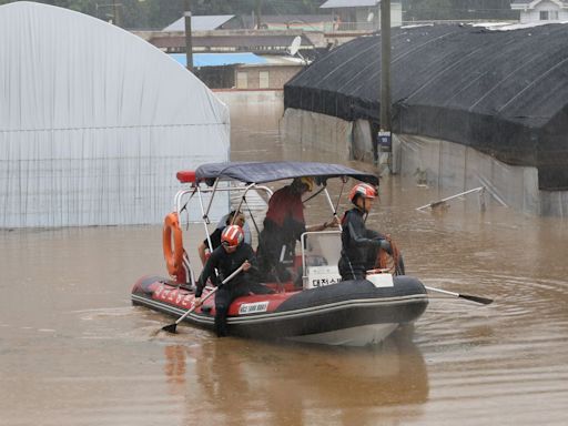 南韓深夜狂降極限暴雨！他「溺斃電梯」共4死 女送貨員遭急流沖走