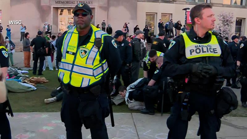 Police confront protesters at University of Wisconsin | CNN