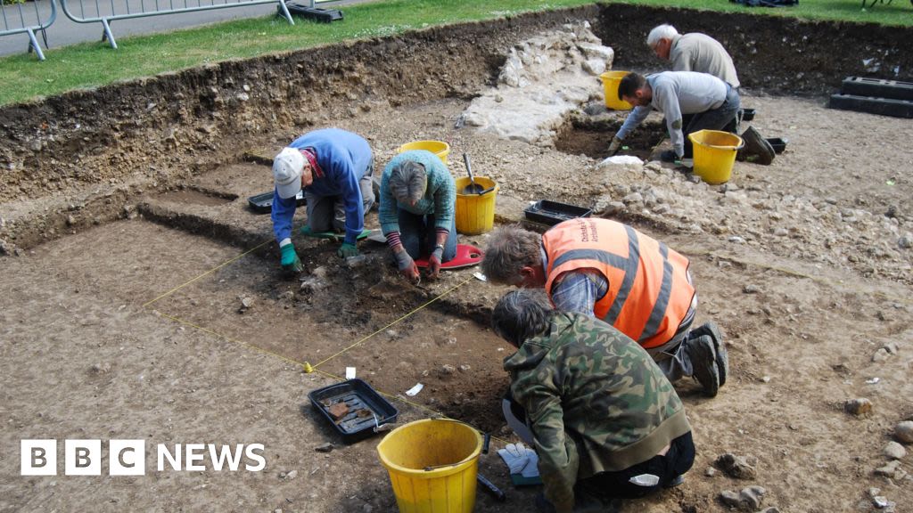 Chichester: Archeologicalists focus on Norman remains at Priory Park