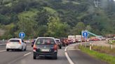 Gran atasco en la autovía entre Pola de Lena y Mieres por las obras de las pantallas antirruido