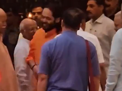 RSS chief Mohan Bhagwat visits Ambani family at Antilia for dinner | India News - Times of India