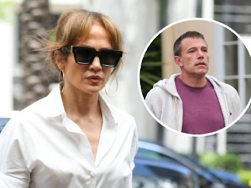 Jennifer Lopez Spotted With Her Wedding Ring in the Big Apple Amid Ben Affleck Woes