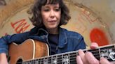 La cantante de folk americana Sarah Lee Guthrie ofrece un concierto en el Palacio de los Angulo