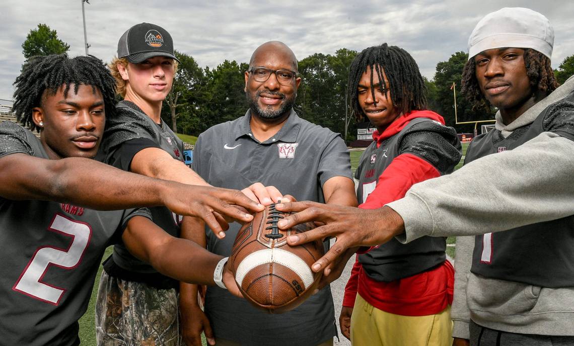 Who’s No. 1? First SC high school football preseason media poll for 2024 released