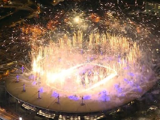 JO 2024: "spectaculaire", "avant-gardiste"... la presse internationale salue la cérémonie de clôture