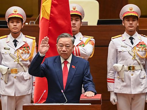 Vietnam Party Chief’s Death Gives Anti-Graft Czar Way to Top Job