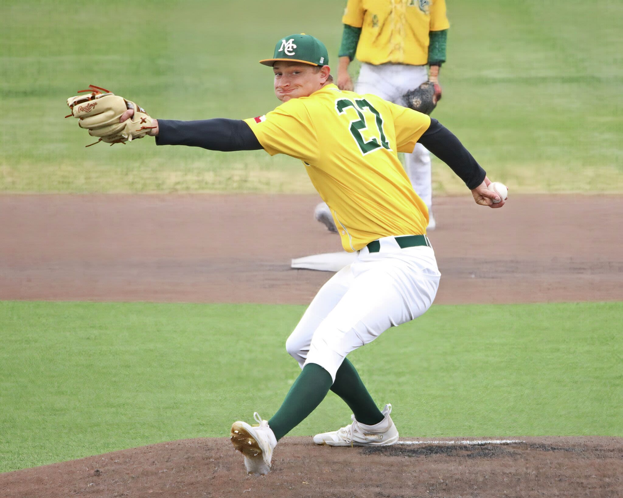 JC BASEBALL: Midland College beats Howard to stay alive in tourney