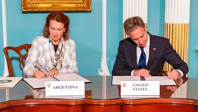 La Argentina y EEUU firmaron acuerdo para profundizar las “relaciones carnales”