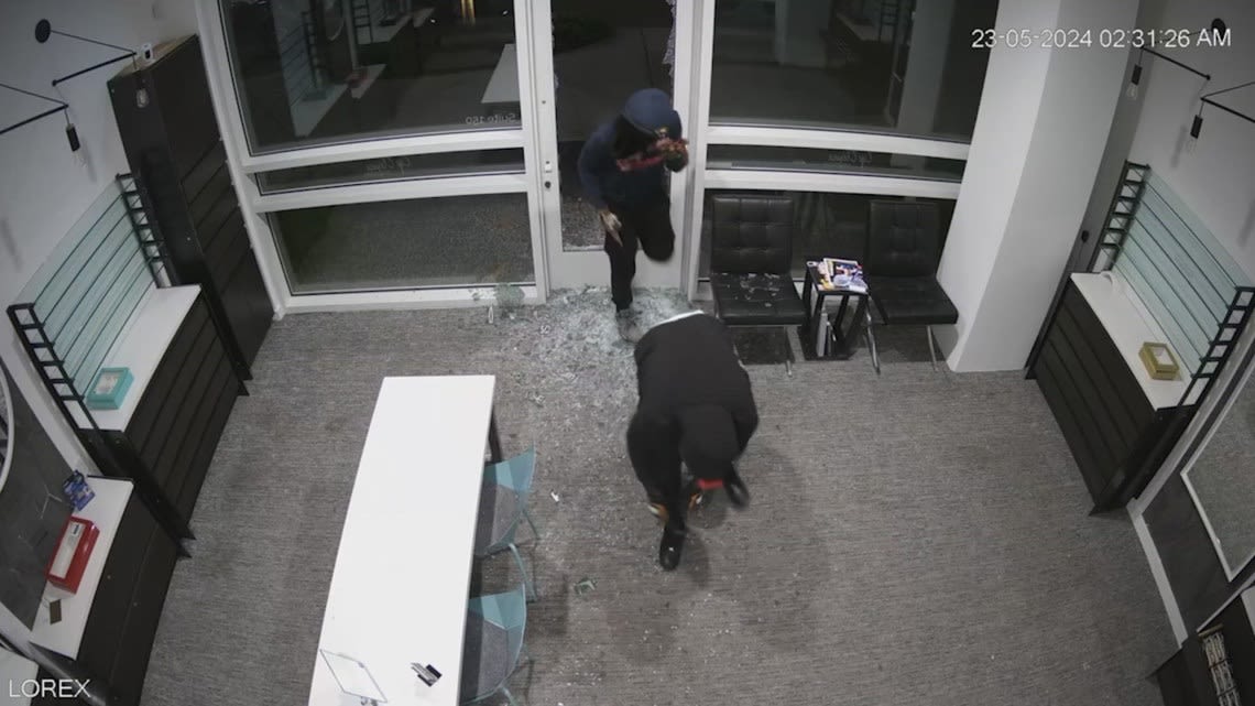 Thieves caught on camera breaking into multiple locations of high-end Houston eyewear store