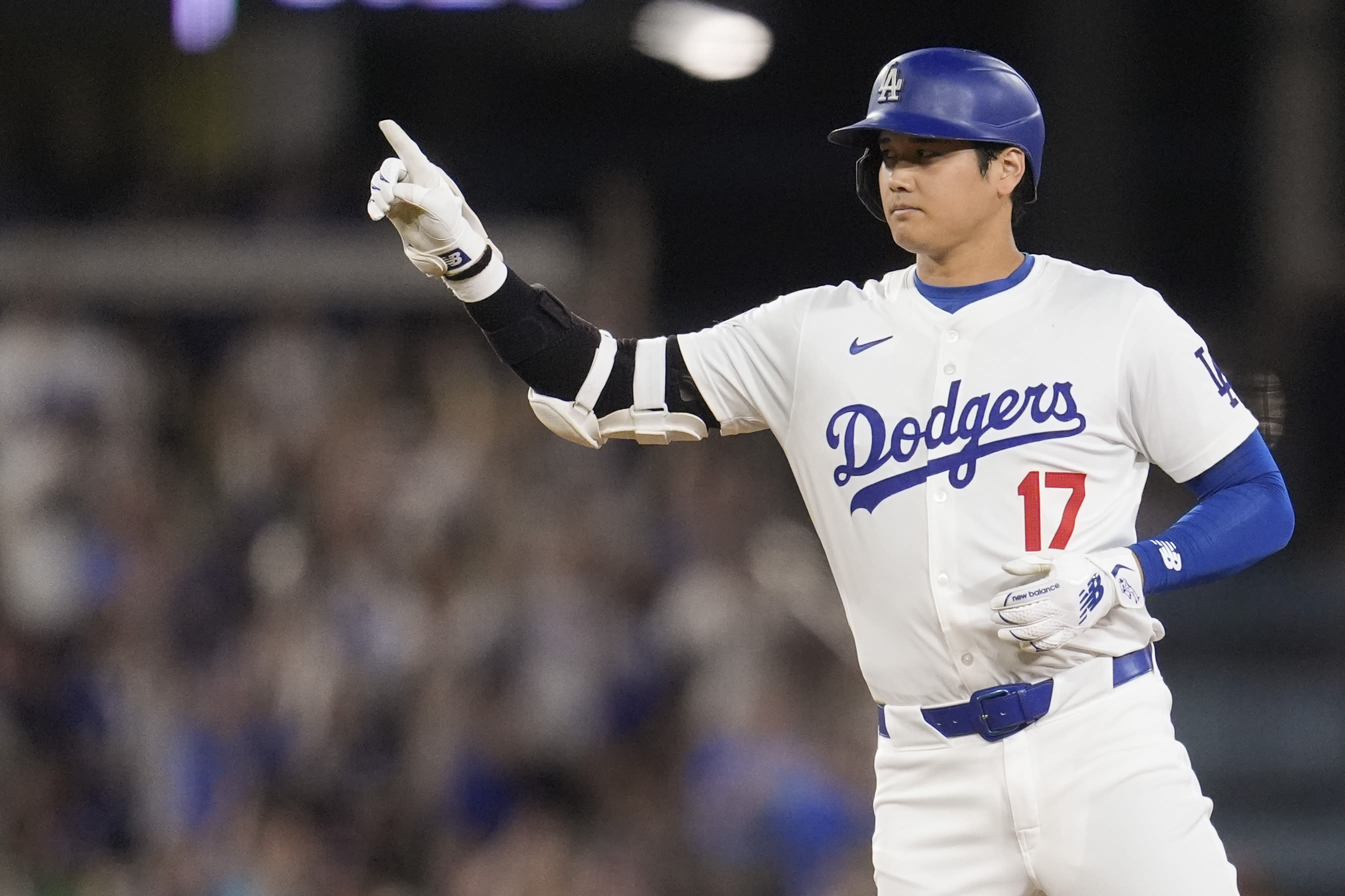 Ohtani drives in 3, Dodgers beat Giants for 5th straight win; SF's Fitzgerald extends HR streak to 5