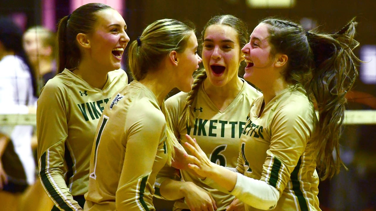 Central Catholic girls volleyball stays unblemished with rivalry sweep of Bethlehem Catholic