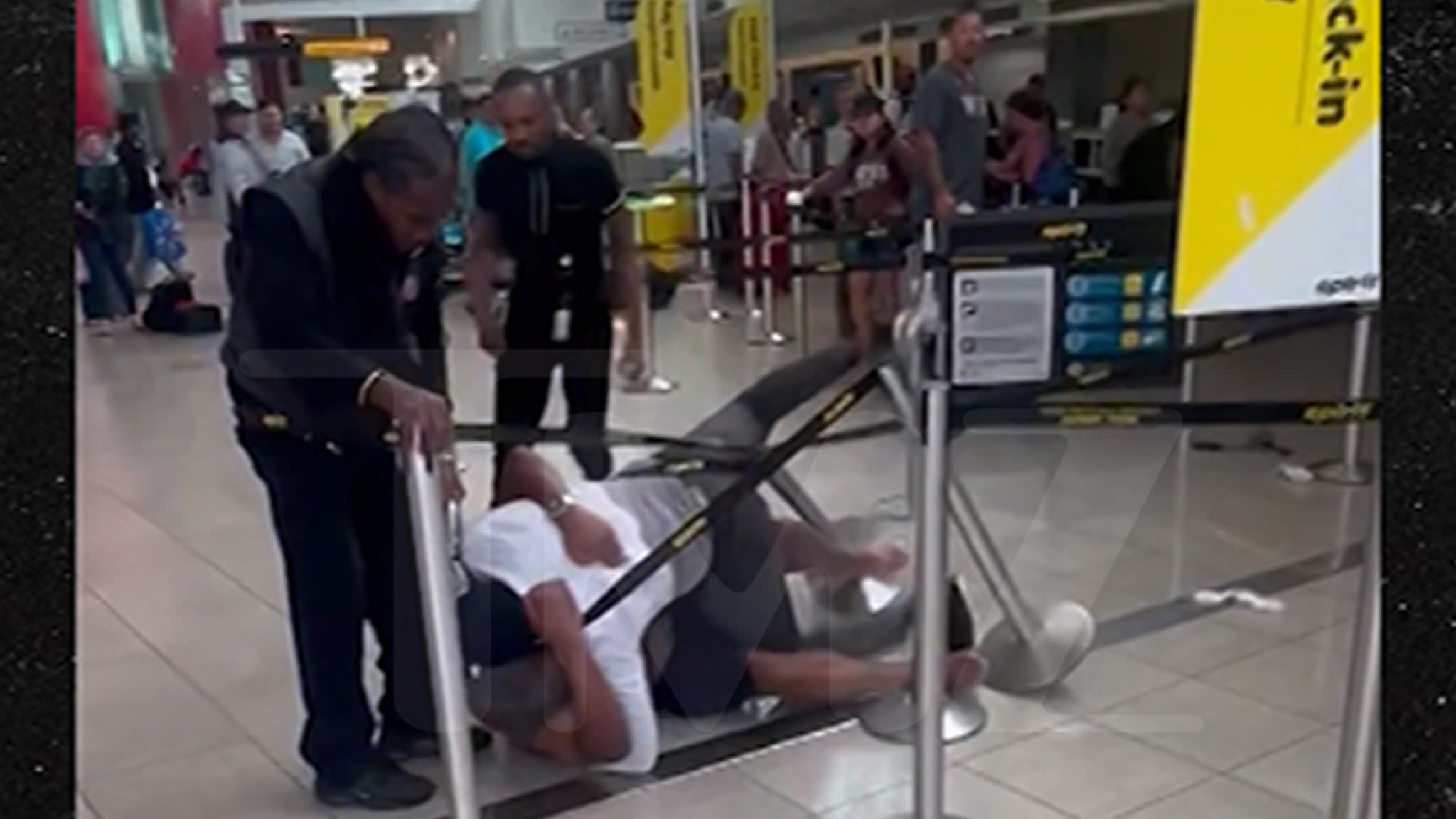 Fight Breaks Out at Spirit Airlines Check-In Desk at Baltimore Airport