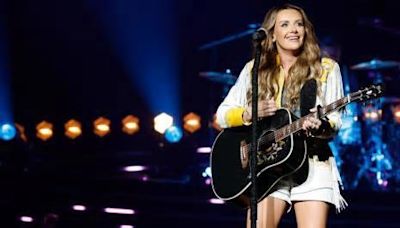 Carly Pearce Shares Acoustic Performance of “My Place” with Two Special Guests