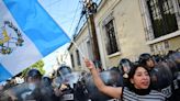 Protestas por las demoras en la asunción de Arévalo en Guatemala