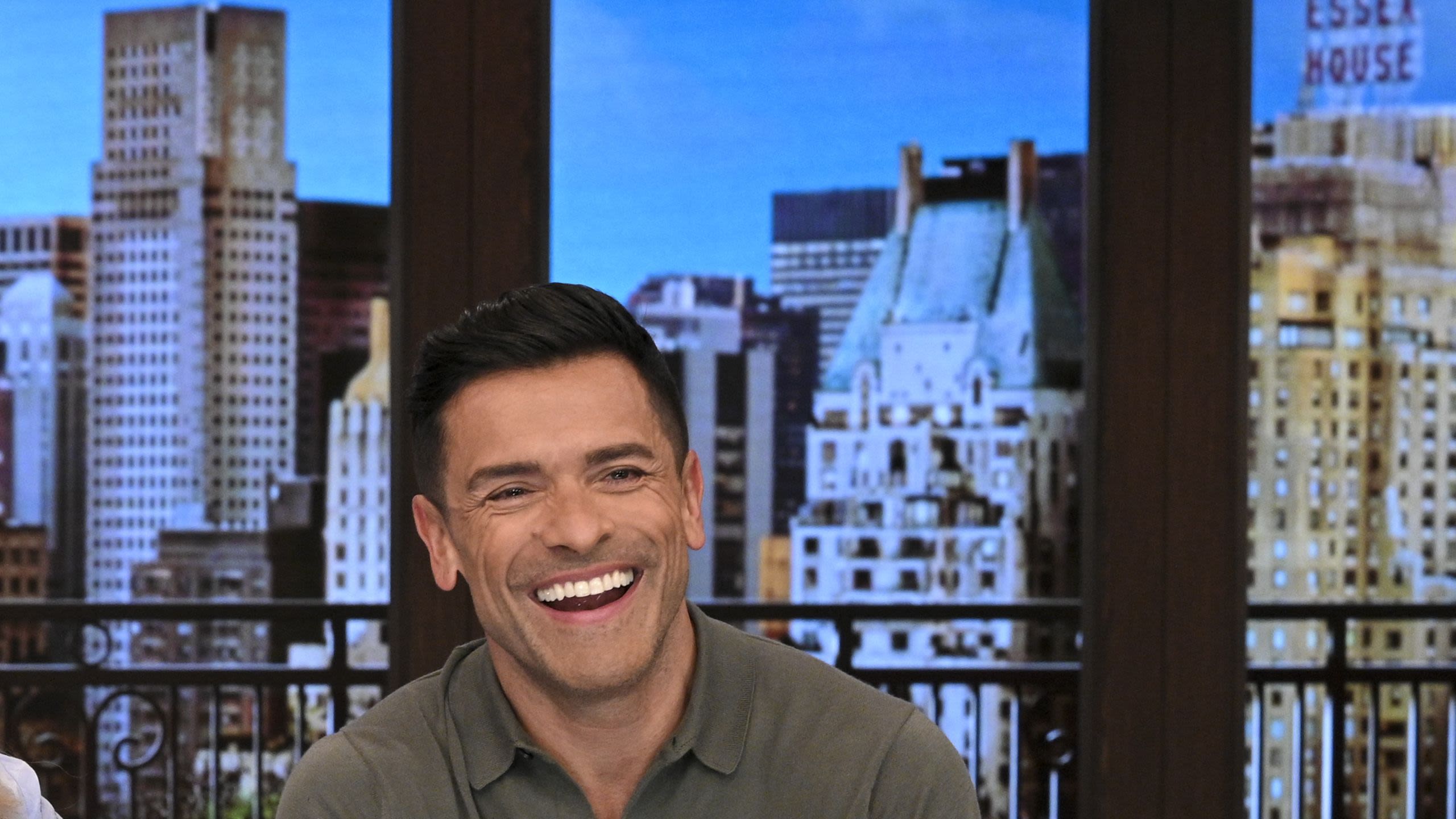 See Mark Consuelos' New Look That Had "Live" Fans Stunned