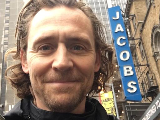 (VIDEO) Tom Hiddleston, 'Loki', fue visto en Bogotá: Se conoce la posible razón de su visita