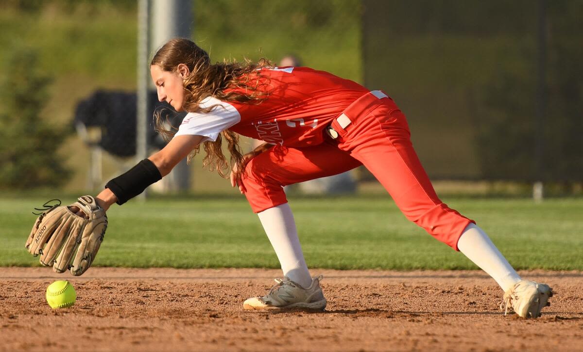 5 area Iowa high school softball regional games to watch Saturday