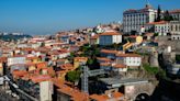 Oporto acabará con la mitad de autobuses y tuks-tuks para aliviar la presión turística