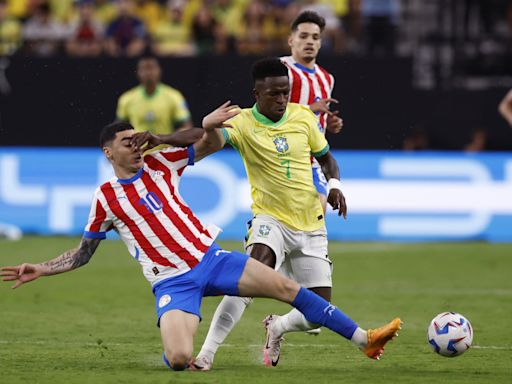 Vinicius, baja contra Uruguay, entrena con buen ambiente con Brasil en Las Vegas