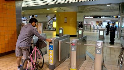 Metro begins Tap-to-Exit pilot program at North Hollywood train station