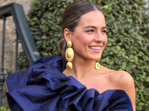 Vestidos de invitada en azul marino ideales para una boda de noche