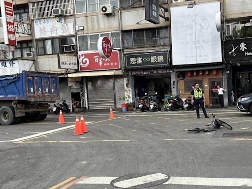 彰化死亡車禍！76歲翁開砂石車左轉 70歲單車嬤遭捲車底輾斃 | 中天新聞網