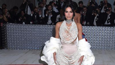 'Another Flop': Kim Kardashian Dragged for 'White Diaper' Dress at Michael Rubin's 4th of July Party