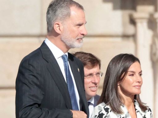 Felipe VI y Letizia quieren reunirse con el alcalde de Madrid, José Luis Martínez-Almeida, y su mujer