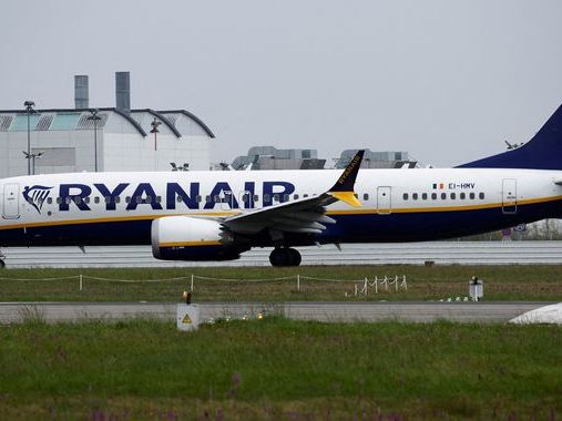 Ryanair warns shareholders of weaker summer fares as profits slip