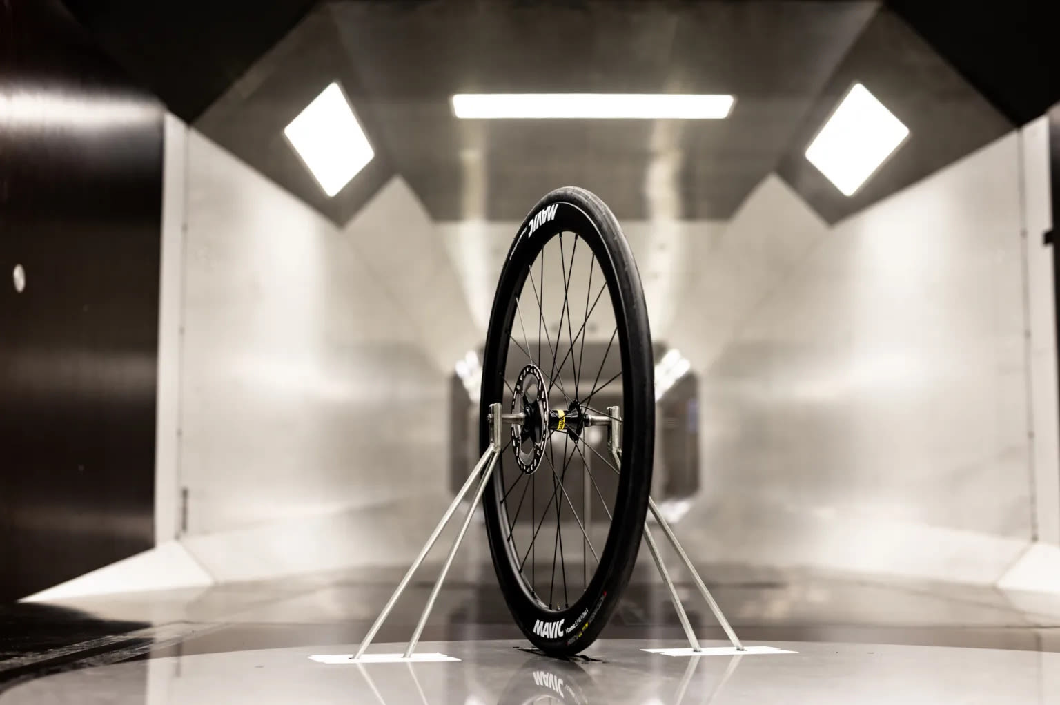 Mavic Introduces Their First Sub $1000 Carbon Wheelset, The Cosmic S Carbon 42