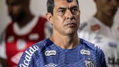 Corinthians quer Carille e vai pedir aval do Santos para abrir conversas