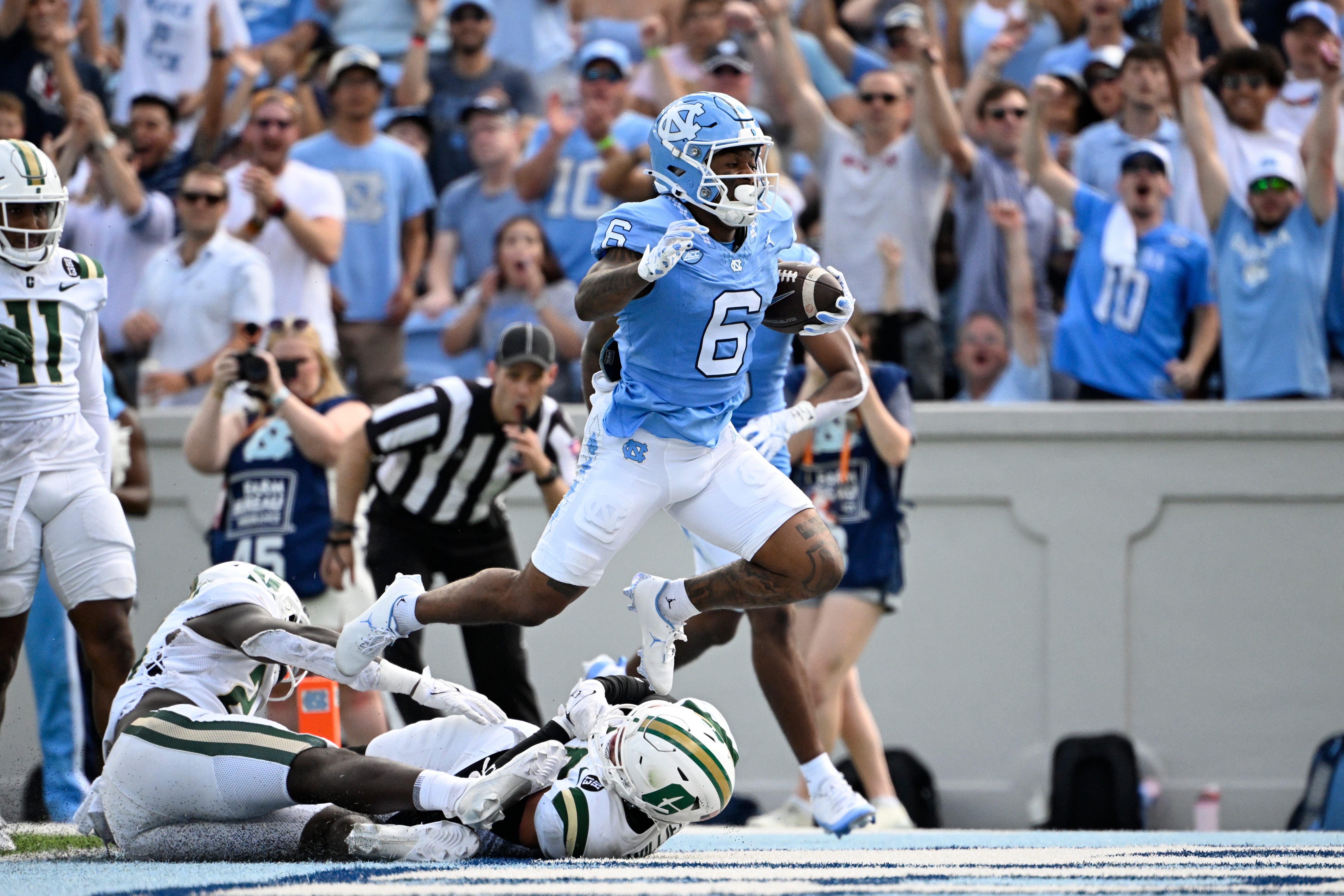 Tar Heels roll past Charlotte to move to 2-0 on season