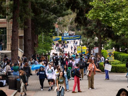 UC sets new record with largest, most diverse class of California students for fall 2024