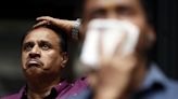 Analysis-Foreign investors rush into Indian stocks as locals lie low