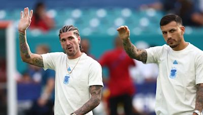 Leandro Paredes y Rodrigo De Paul cambiaron sus peinados e hicieron furor en las redes: el osado look del ex jugador de Boca Juniors