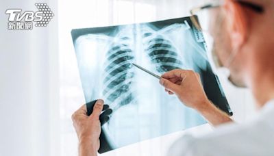70歲男「常喘不過氣」進加護病房 醫曝4大原因：肺恐纖維化