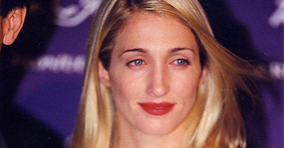 33 Years Later, Carolyn Bessette-Kennedy’s Wedding Dress Is Still Iconic