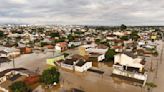 "Une zone de guerre": les images des inondations meurtrières qui touchent le sud du Brésil