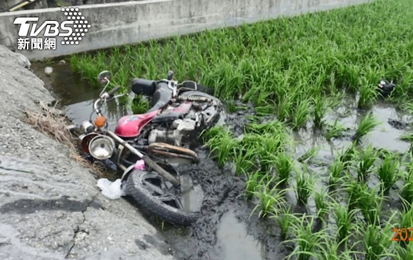 8旬翁撞酒駕男「連人帶車」摔水田送醫不治 他辯：昨晚酒沒退