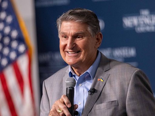 Manchin considers re-registering as Democrat to run for president