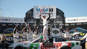 Brad Keselowski snaps 110-race drought, scores Darlington victory